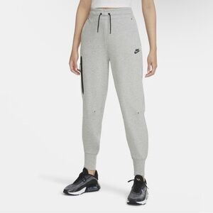 Women's Nike Tech Fleece Joggers Sz Small
